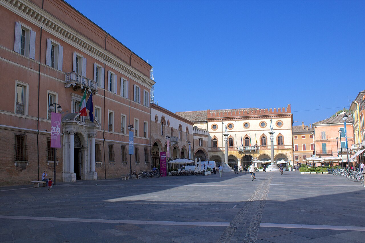 Piazza del Popolo nel centro storico di Ravenna